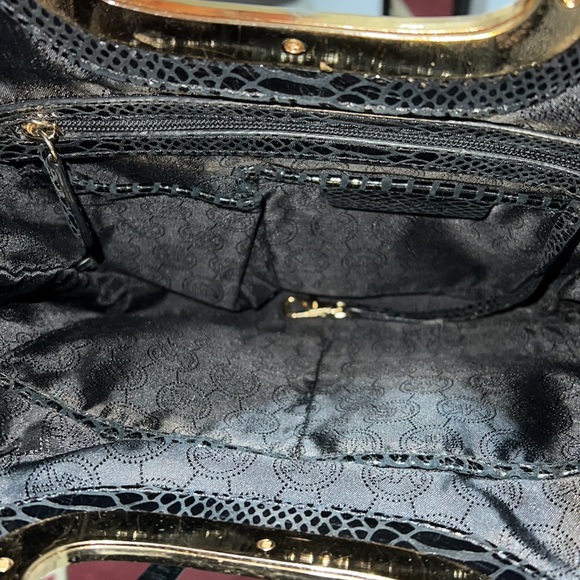 MICHAEL KORS EMBOSSED LEATHER SHOULDER BAG - Picture 6 of 11